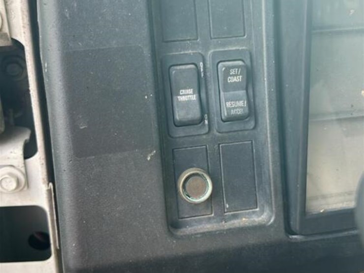 1998-international-4700-image-14