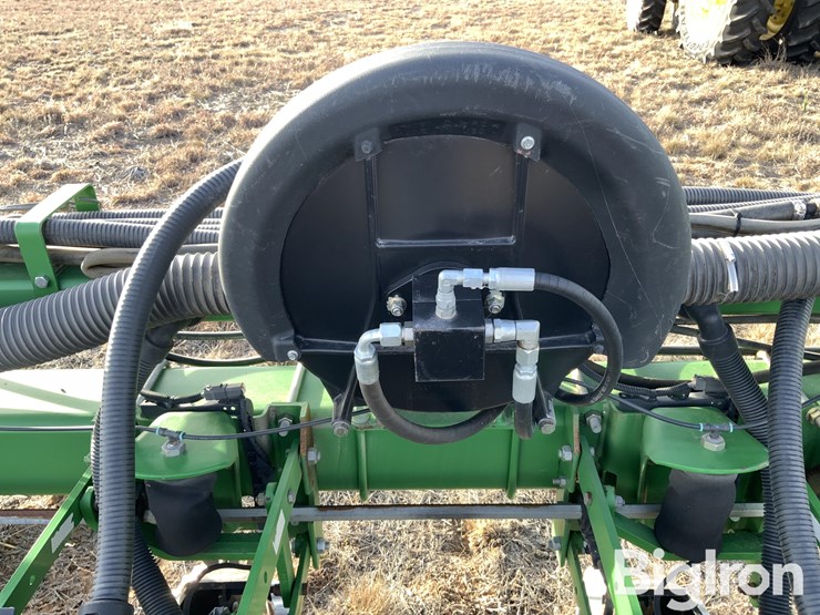 2010-john-deere-1770nt-ccs-image-11