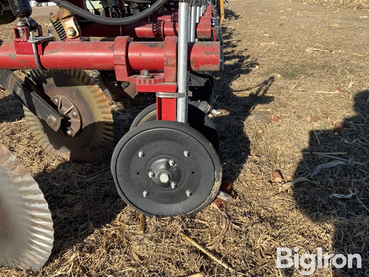 orthman-8r30-fertilizer-bar-image-12