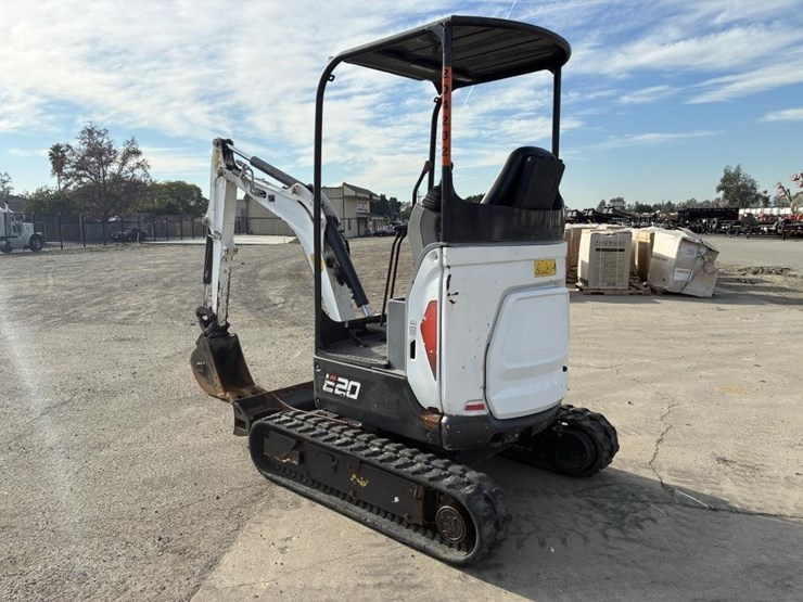 2021-bobcat-e20-image-4