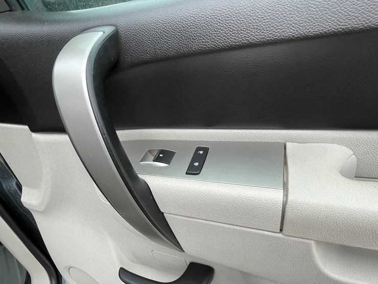 2011-chevrolet-silverado-2500hd-lt-image-86