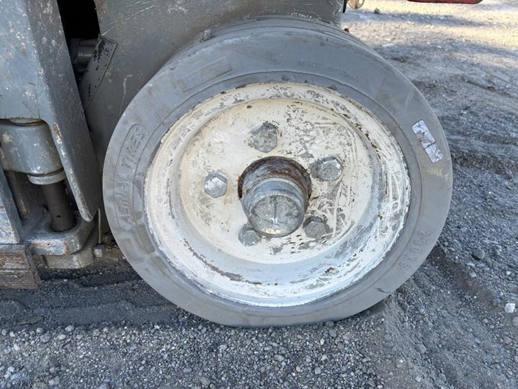 2013-skyjack-sjiii3219-image-11