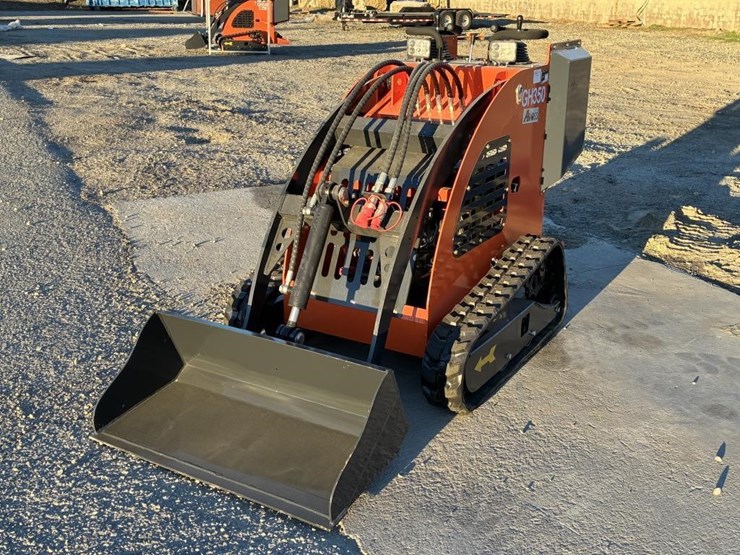 2025-aboss-gh350-skid-steertrack-loader-image-1