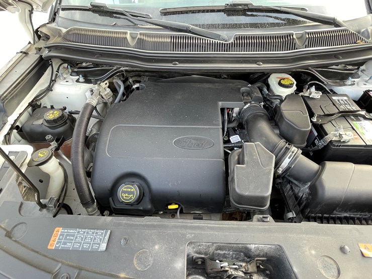 2017-ford-explorer-image-139