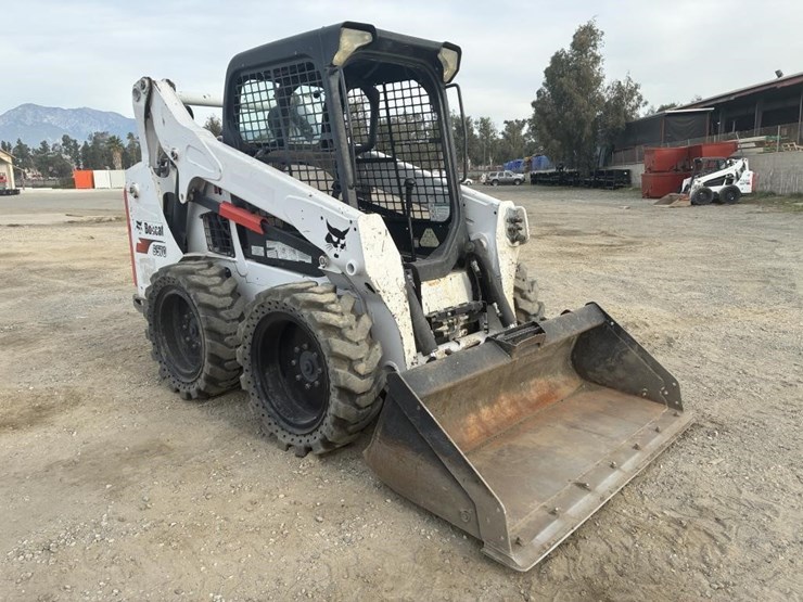 2018-bobcat-s570-image-2