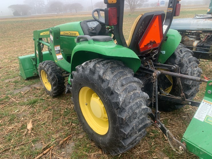 john-deere-3032e-image-9