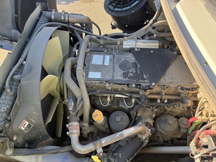 2021-freightliner-dump-truck-image-17