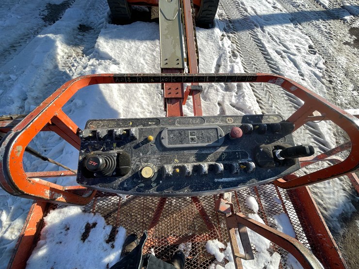 2002-jlg-600s-image-24