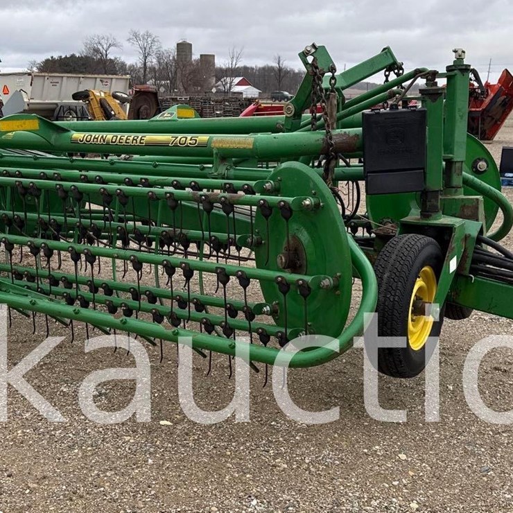 JOHN DEERE 705