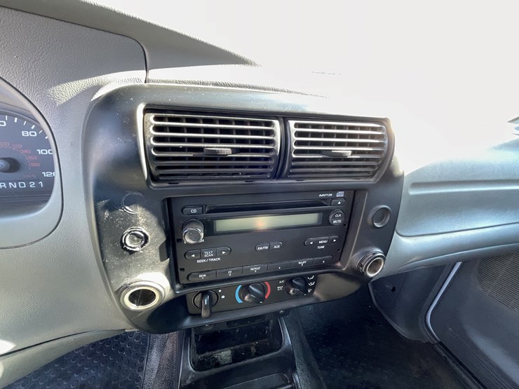 2011-ford-ranger-image-28