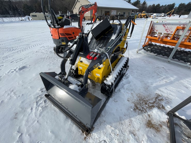 #156-•-landhero-mini-skid-steer-loader-(mosinee,-wi)-image-1