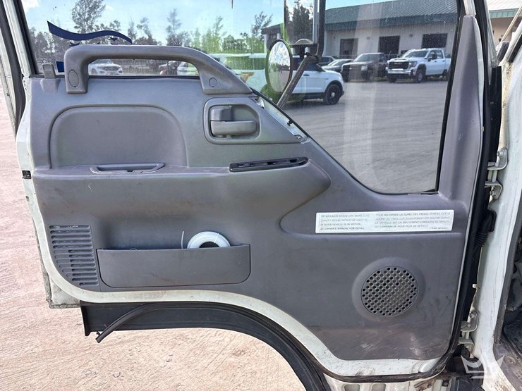 2007-chevrolet-w5500-image-14