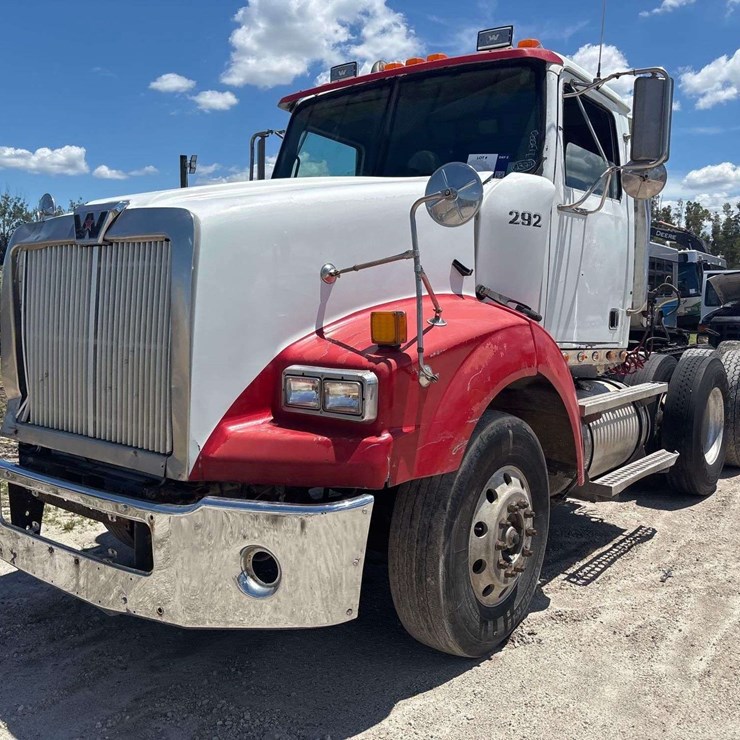 2007 WESTERN STAR 4900