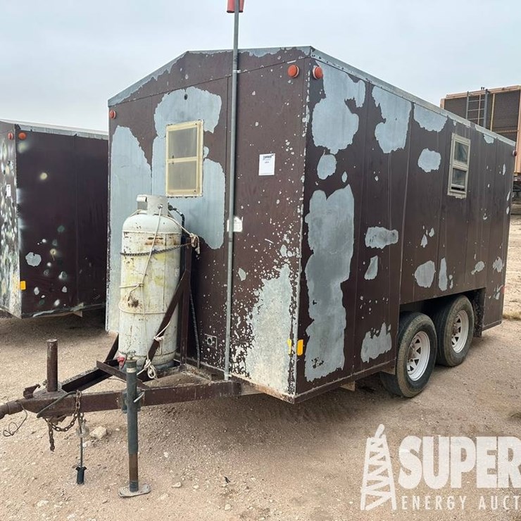 (x) 2000 TERRY'S TRAILERS T/A BP Crewhouse Traile...