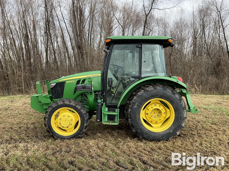 2022-john-deere-5065e-image-8