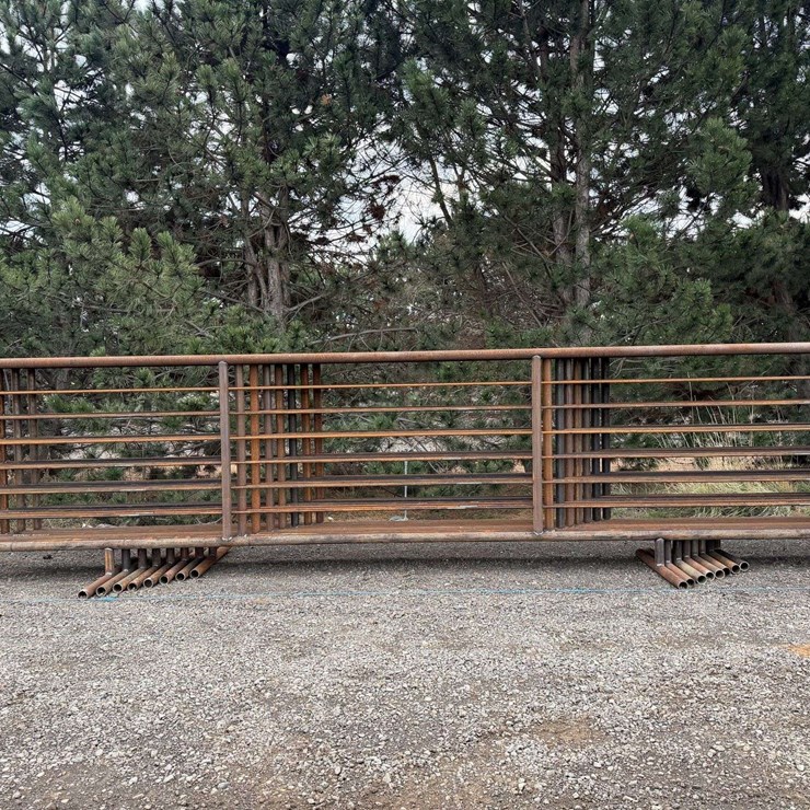 24' Freestanding Panels