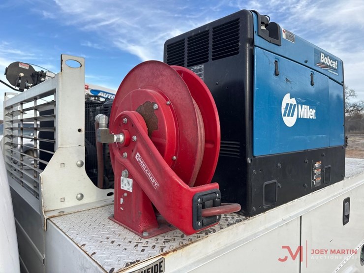 2016-chevrolet-silverado-3500-image-46