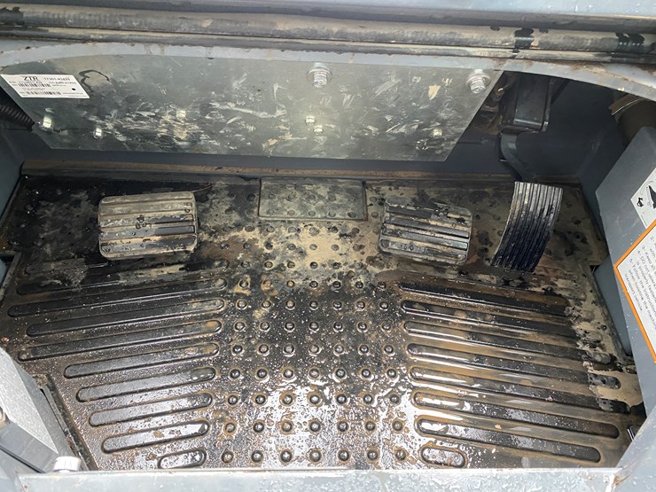 2020-takeuchi-tl10v2-image-39