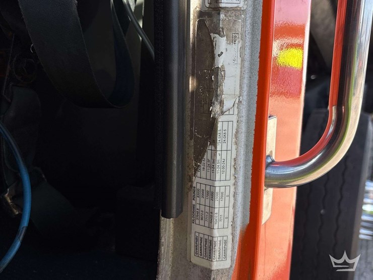 2000-peterbilt-378-image-4