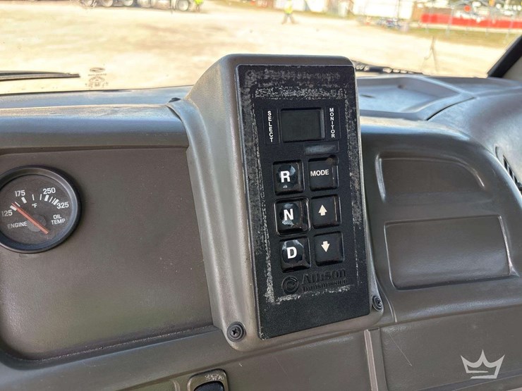 2007-sterling-l7500-image-23