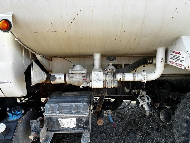 2014-ford-f750-image-6