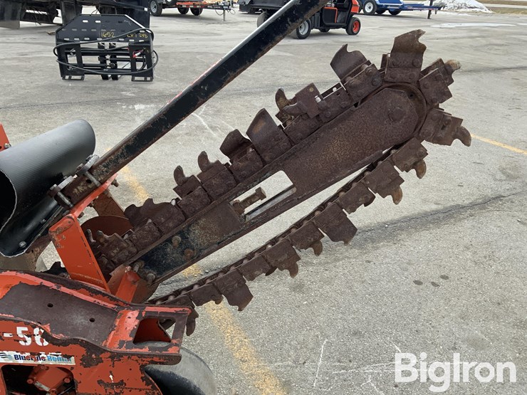 2012-ditch-witch-rt12-image-12