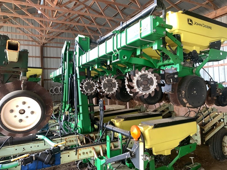 john-deere-1725-image-10