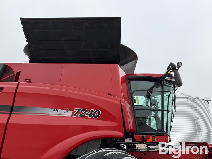 2018-case-ih-7240-image-15