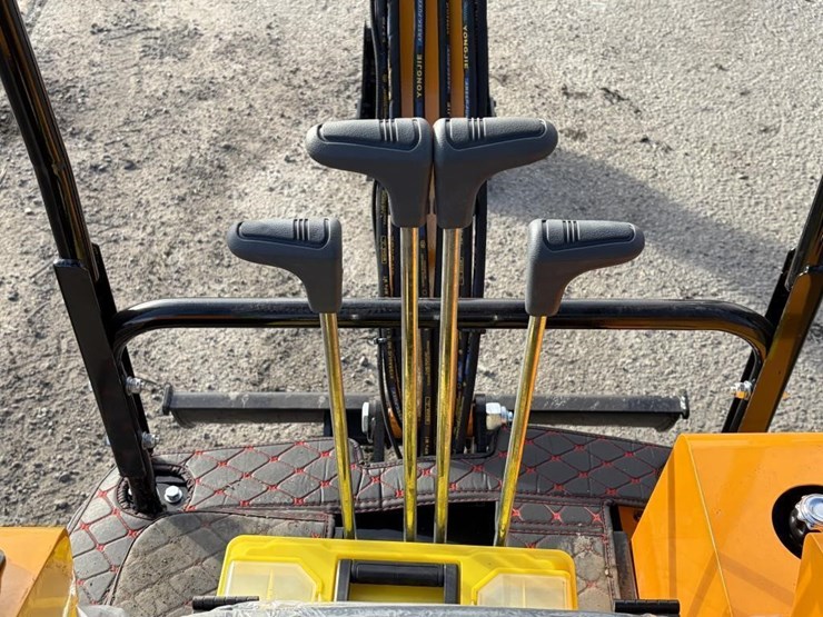 2025-vicsec-vc15-excavator-image-16