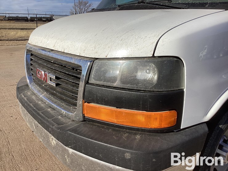 2017-gmc-2500-image-10