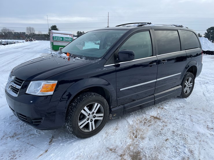 2010-dodge-grand-caravan-image-19