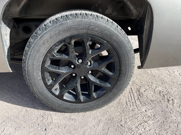 #104-•-2012-chevy-silverado-(salvaged-nm-title)-image-9