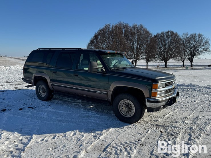1996-chevrolet-suburban-1500-image-3