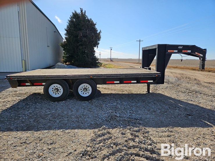 2008-neal-t/a-16'-gooseneck-flatbed-trailer-image-4