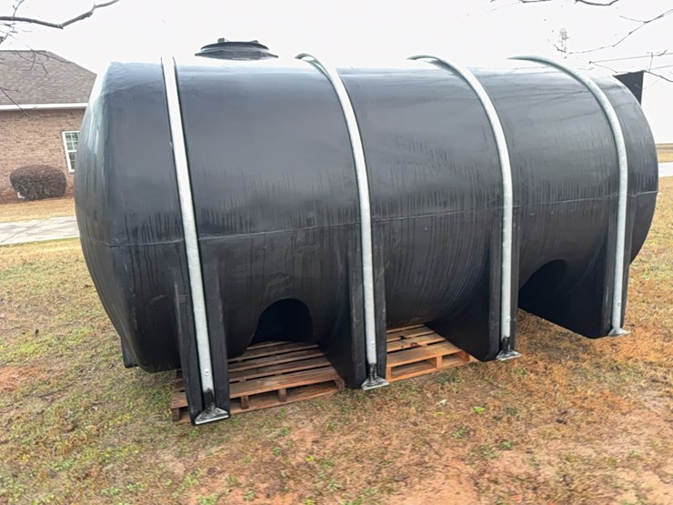 3235-gallon-black-poly-tank-with-straps---brand-new!!!-never-had-anything-in-it-and-has-been-inside-the-shed-since-bought-image-15