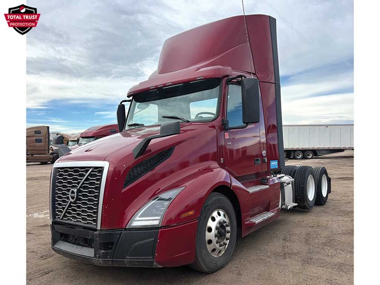 2022-volvo-vnl-300-image-1