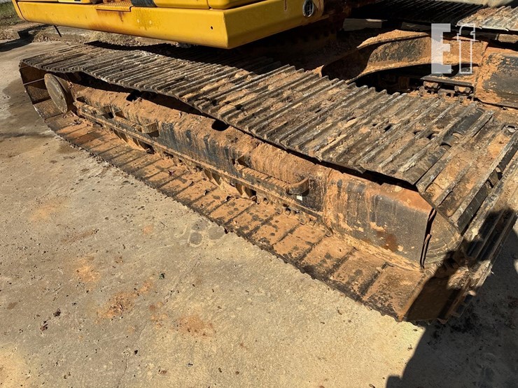 2022-caterpillar-320-image-12