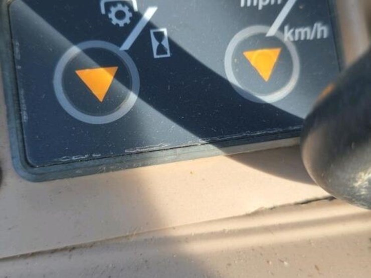 kubota-la1353-image-34