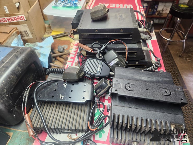 assorted-business-band-radios-image-5