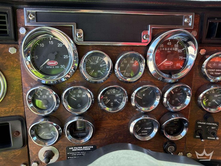 2000-peterbilt-378-image-26