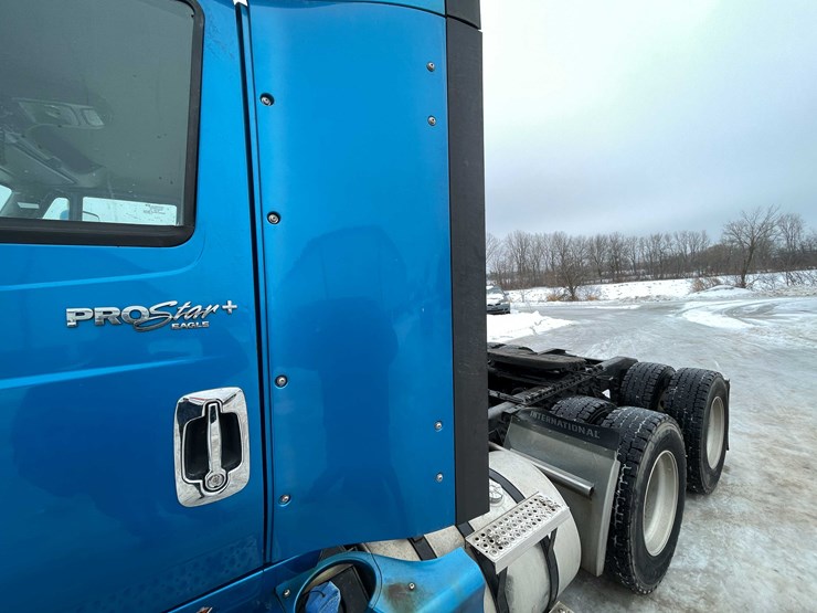 2014-international-prostar-image-61