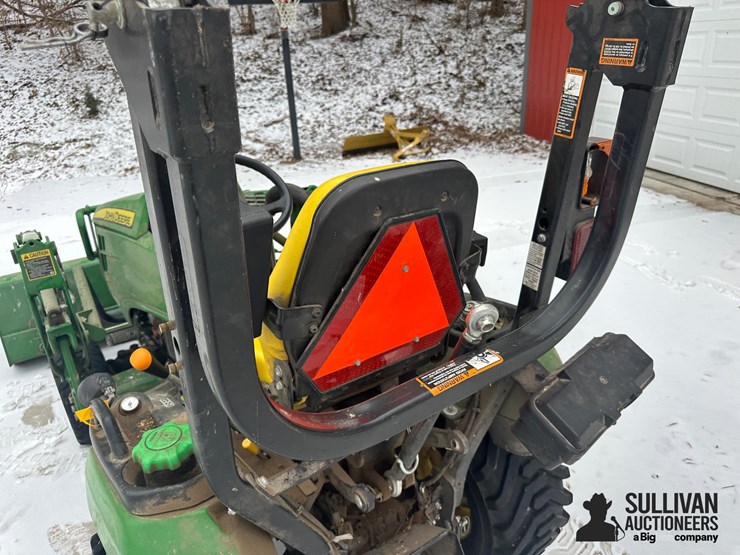 2016-john-deere-1025r-image-16