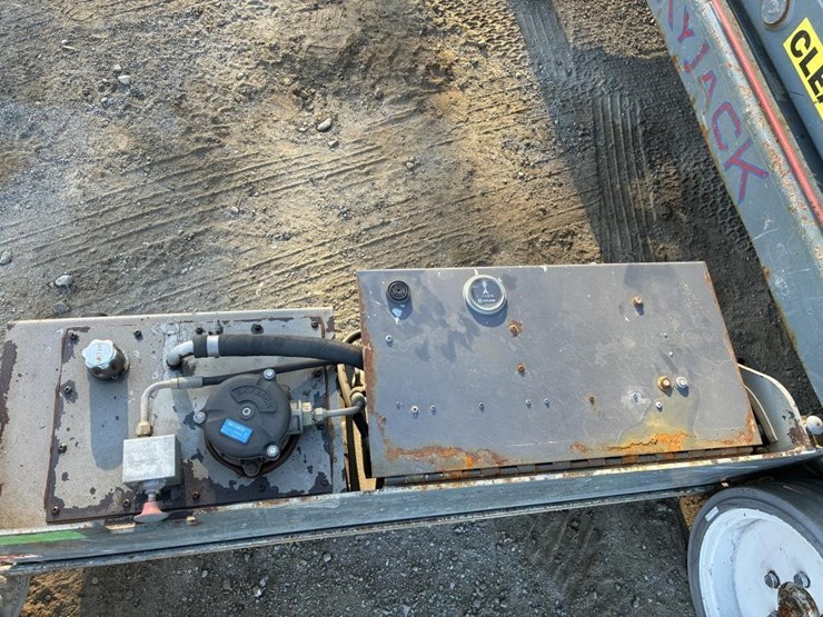 2004-skyjack-sjiii4632-image-7