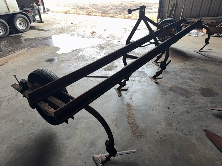 pittsburgh-4-row-cultivator-with-gauge-wheels-image-3