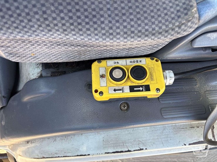 2007-mitsubishi-fuso-fe84d-image-14