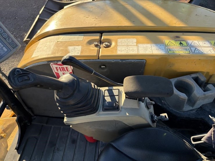 2017-caterpillar-305.5e2-cr-image-22