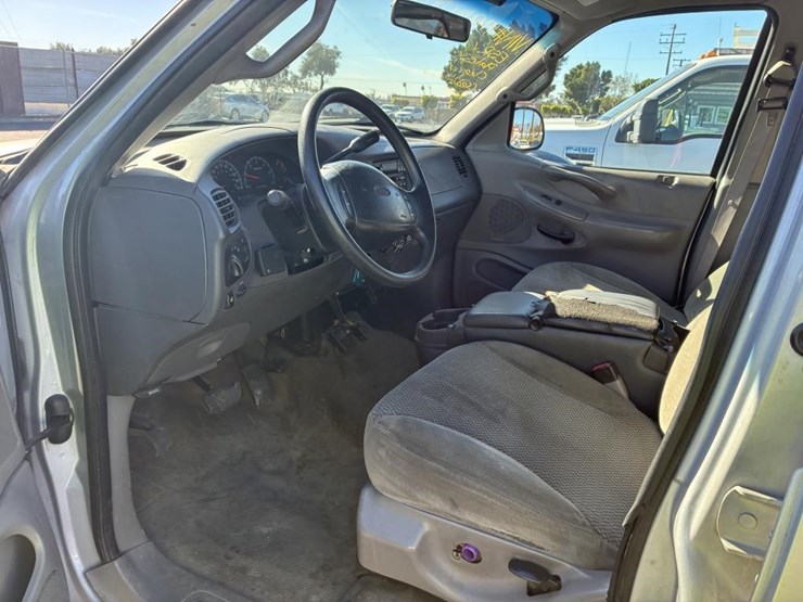 2000-ford-expedition-image-12