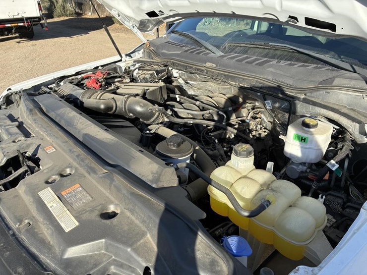 2022-ford-f450-xl-image-9