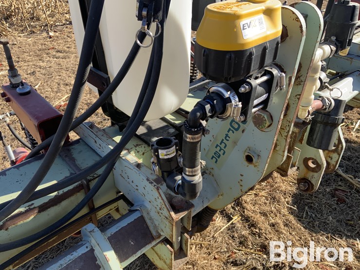 orthman-8r30-fertilizer-bar-image-20