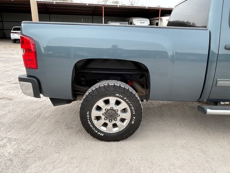 2011-chevrolet-silverado-2500hd-lt-image-31